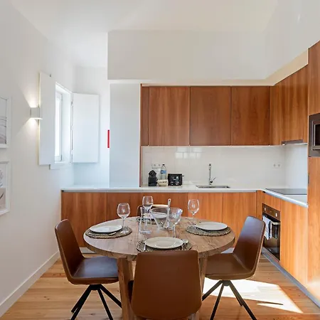 Wonderful Flat Near River W/ Ac By Lovelystay