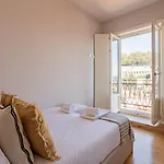Wonderful Flat Near River W/ Ac By Lovelystay Daire