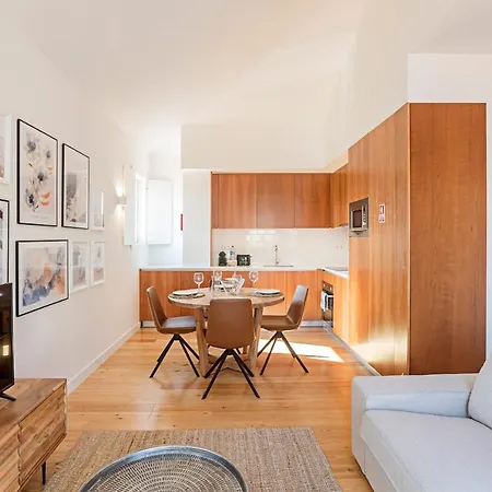 Wonderful Flat Near River W/ Ac By Lovelystay *
